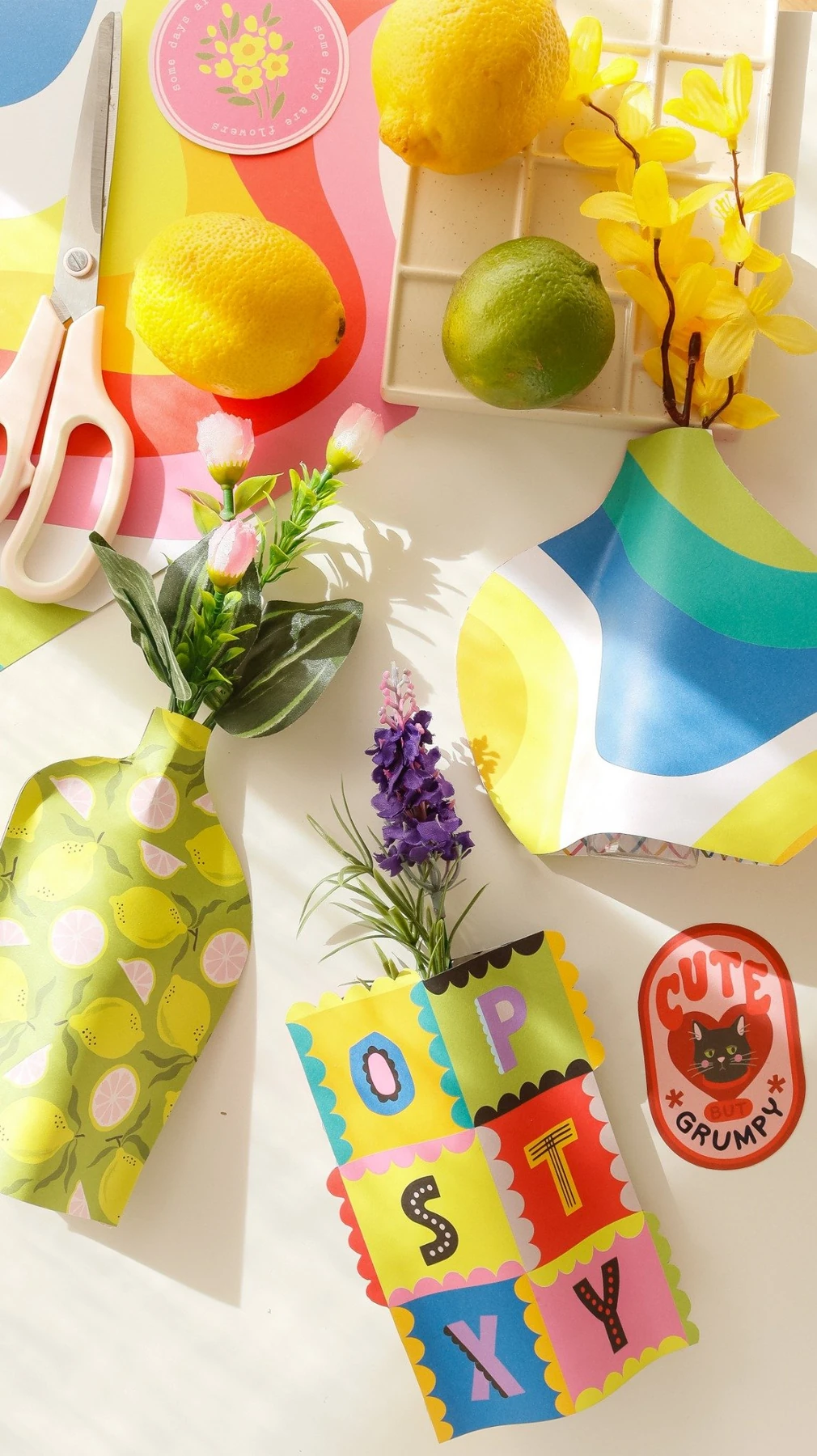 Proyecto creativo de papel con limones y colores vivos
