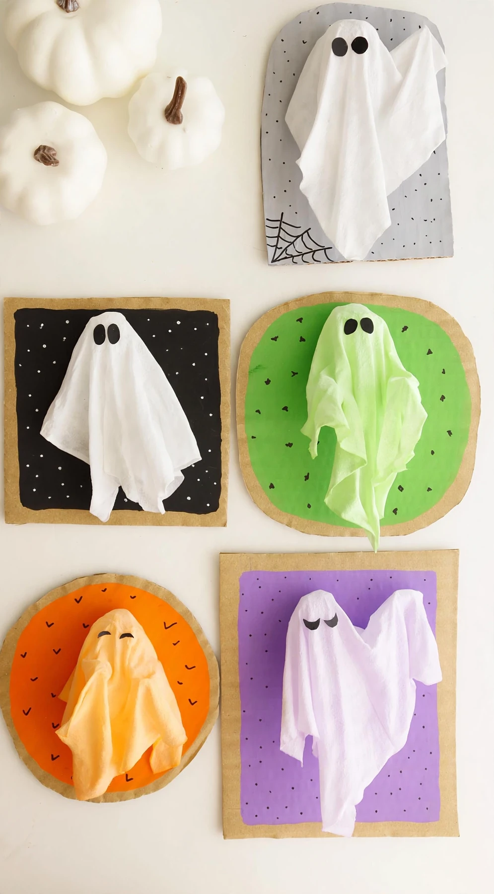Fantasmas de tela en composiciones de Halloween